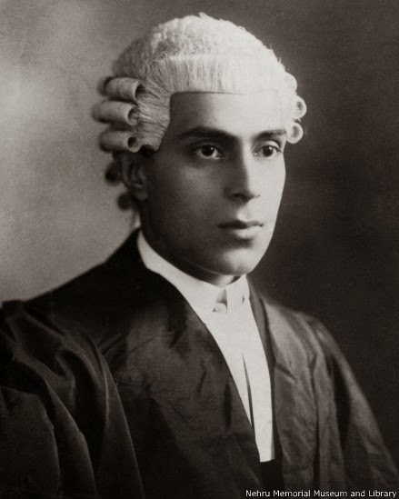 140526114157_nehru_in_a_barristers_gown_a_bust_portrait_439x549_nehrumemorialmuseumandlibrary